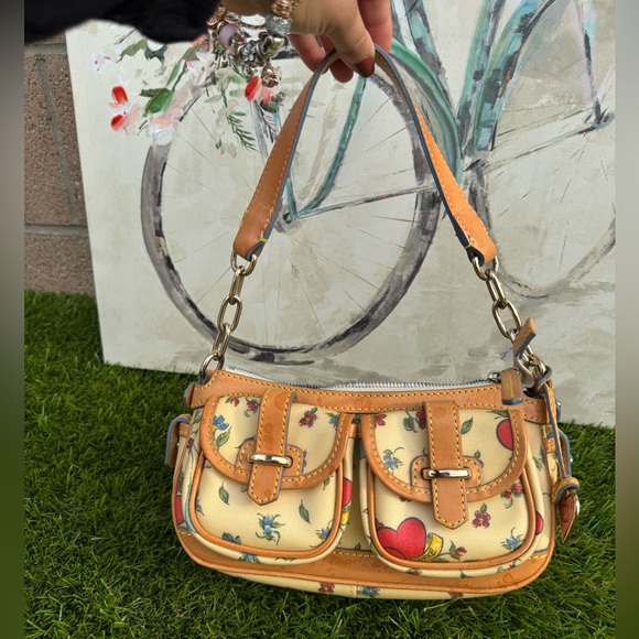 Dooney & Bourke Handbags - SALE🤍DOONEY & BOURKE “sailor girl” vintage Floral Tan and Cream Women's Bag